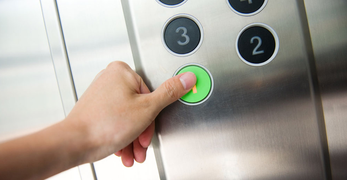 Some common sense that elevator maintenance personnel must m